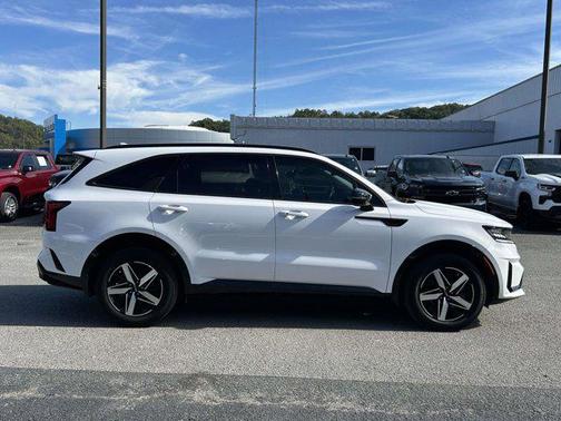 2023 Kia Sorento S