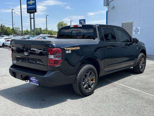 Shadow Black 2025 Ford Maverick Tremor