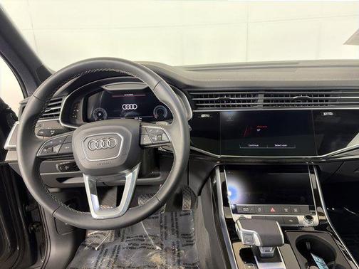 2025 Audi Q7 Premium 45 TFSI quattro Tiptronic
