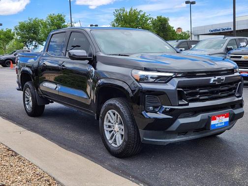 Black 2024 Chevrolet Colorado LT