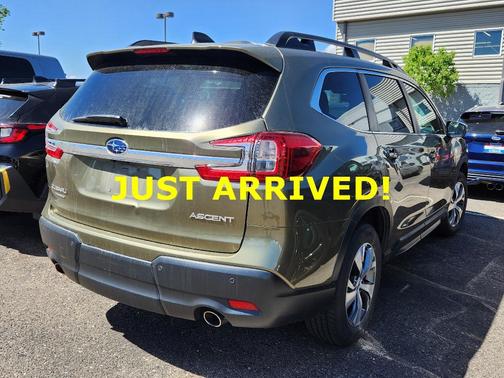 Autumn Green Metallic 2023 Subaru Ascent Premium 7-Passenger
