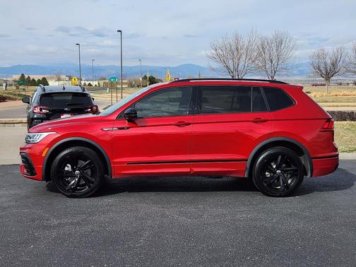 2024 Volkswagen Tiguan 2.0T SE R-Line Black