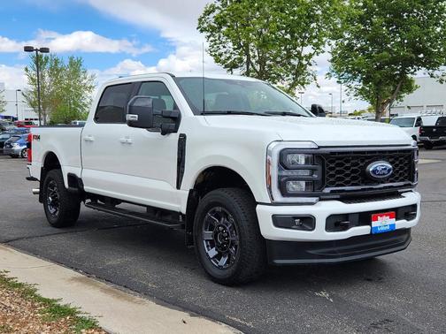 Oxford White 2024 Ford F-250 Lariat