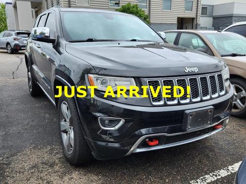 Brilliant Black Crystal Pearlcoat 2014 Jeep Grand Cherokee Overland