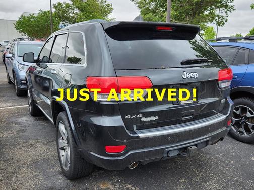 Brilliant Black Crystal Pearlcoat 2014 Jeep Grand Cherokee Overland