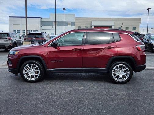2022 Jeep Compass Latitude Lux