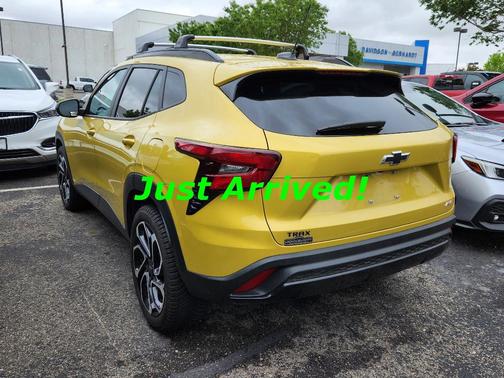 Nitro Yellow 2024 Chevrolet Trax 2RS