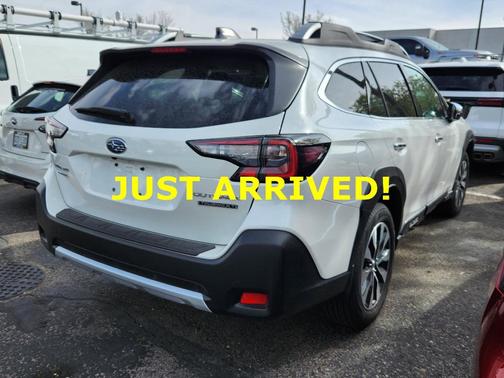 Crystal White Pearl 2025 Subaru Outback Touring XT