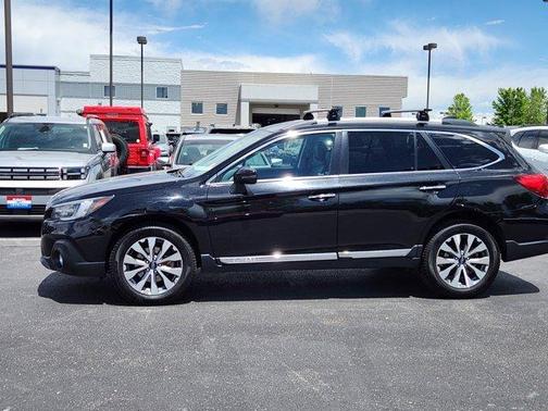 Crystal Black Silica 2019 Subaru Outback 3.6R Touring