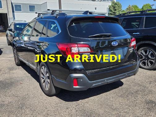 Crystal Black Silica 2019 Subaru Outback 3.6R Touring