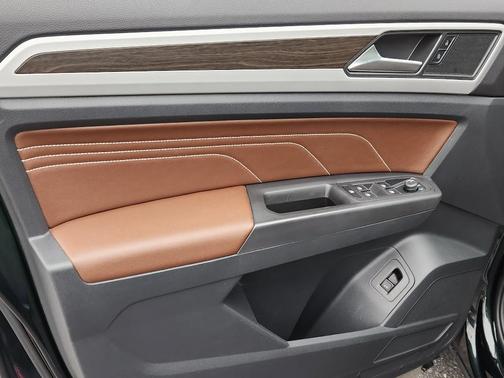 Racing Green 2022 Volkswagen Atlas 3.6L SE w/Technology