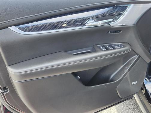 2022 Cadillac XT6 Premium Luxury FWD