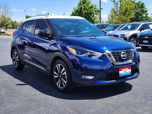 Deep Blue Pearl / Fresh Powder 2019 Nissan Kicks SR