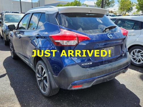 Deep Blue Pearl / Fresh Powder 2019 Nissan Kicks SR
