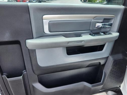 Bright White Clearcoat 2019 RAM 1500 Classic Tradesman
