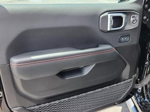 Black Clearcoat 2024 Jeep Gladiator Rubicon