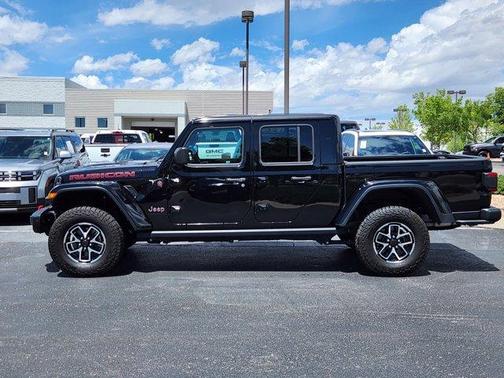 Black Clearcoat 2024 Jeep Gladiator Rubicon