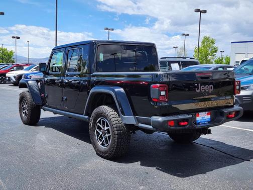Black Clearcoat 2024 Jeep Gladiator Rubicon