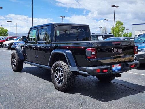 Black Clearcoat 2024 Jeep Gladiator Rubicon