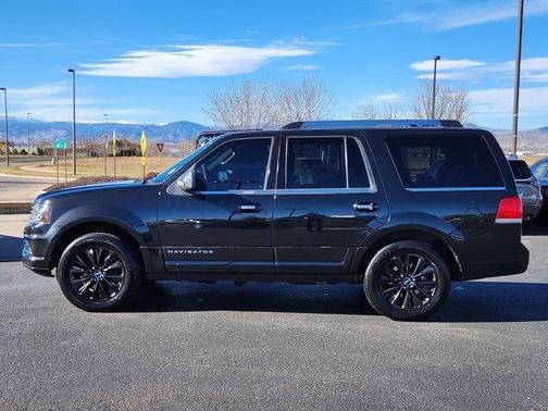 2015 Lincoln Navigator Base
