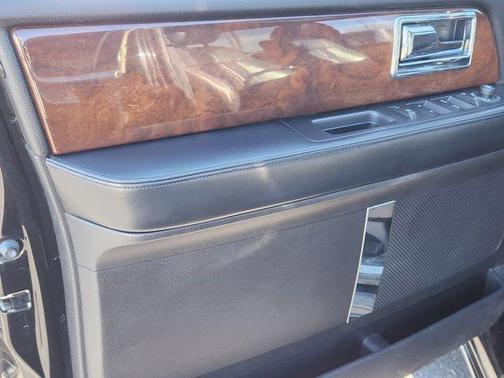 2015 Lincoln Navigator Base