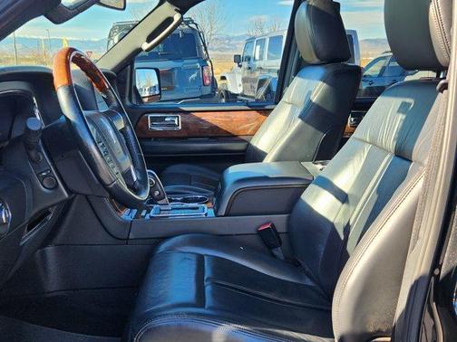 2015 Lincoln Navigator Base