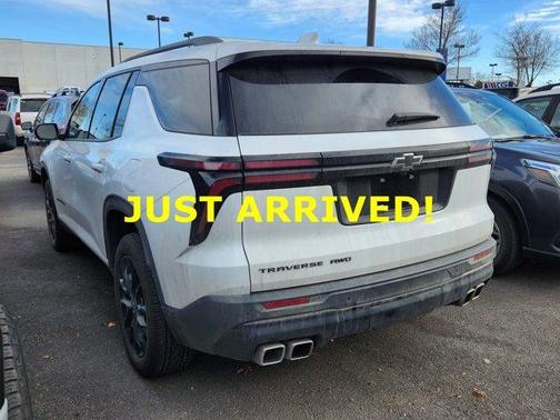 2025 Chevrolet Traverse LT