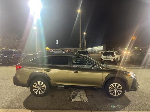 2025 Subaru Outback Premium
