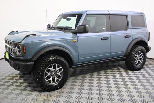 Azure Gray Metallic Tri-Coat 2025 Ford Bronco Badlands