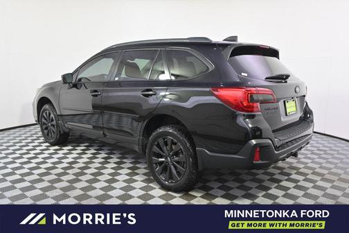 Crystal Black Silica 2018 Subaru Outback 2.5i Touring