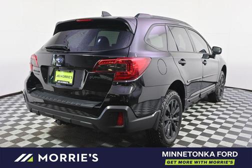 Crystal Black Silica 2018 Subaru Outback 2.5i Touring