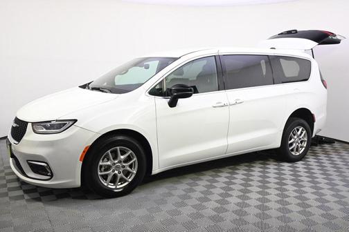 Bright White Clearcoat 2025 Chrysler Pacifica L
