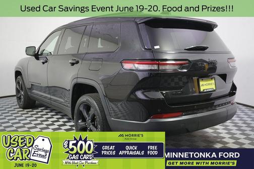 Diamond Black Crystal Pearlcoat 2023 Jeep Grand Cherokee L Altitude