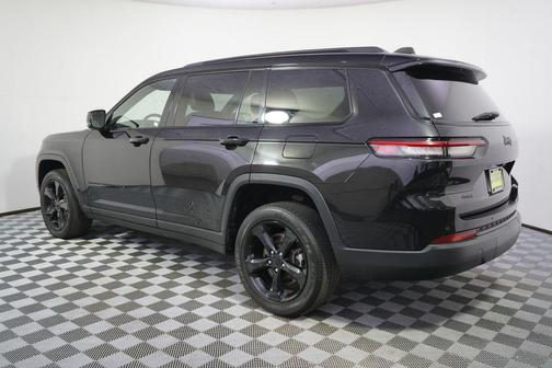 Diamond Black Crystal Pearlcoat 2023 Jeep Grand Cherokee L Altitude