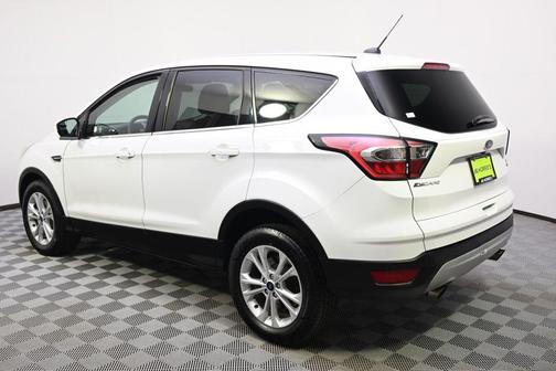 Oxford White 2017 Ford Escape SE