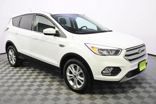 Oxford White 2017 Ford Escape SE