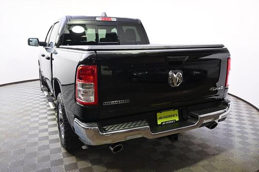 Diamond Black Crystal Pearlcoat 2024 RAM 1500 Big Horn/Lone Star