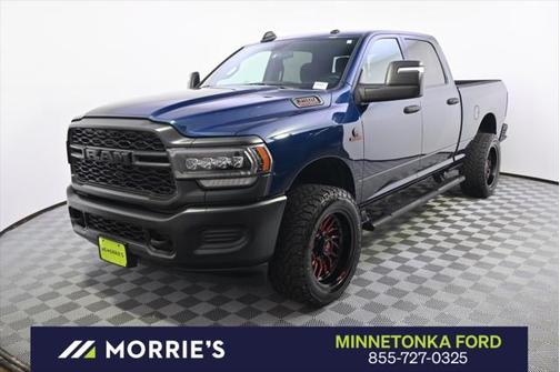 2023 RAM 3500 Tradesman Crew Cab 4x4 6'4' Box