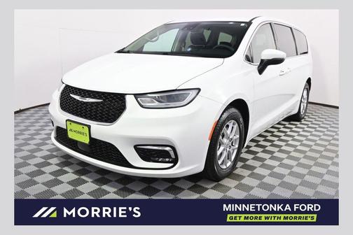 Bright White Clearcoat 2023 Chrysler Pacifica Touring L
