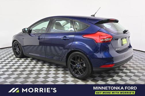 Rapid Red Metallic Tinted Clearcoat 2024 Ford Escape ST-Line