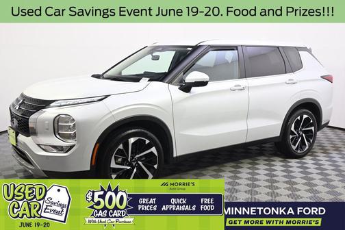 White Diamond/Black Roof 2024 Mitsubishi Outlander SE S-AWC