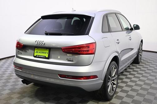 Florett Silver Metallic 2018 Audi Q3 2.0T Premium