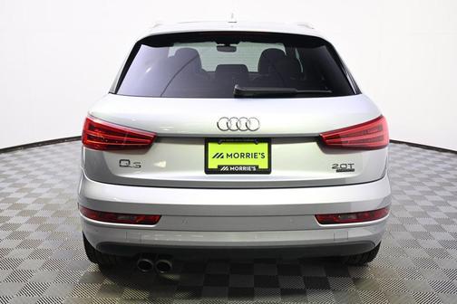 Florett Silver Metallic 2018 Audi Q3 2.0T Premium