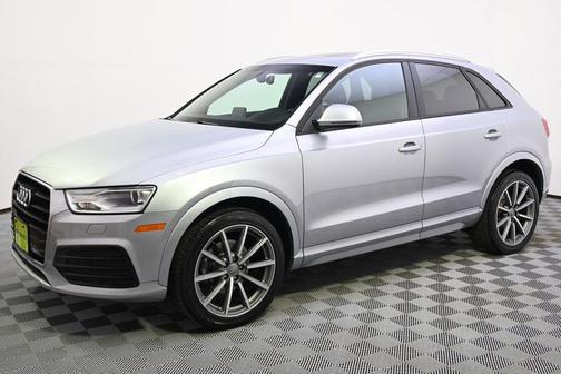 Florett Silver Metallic 2018 Audi Q3 2.0T Premium