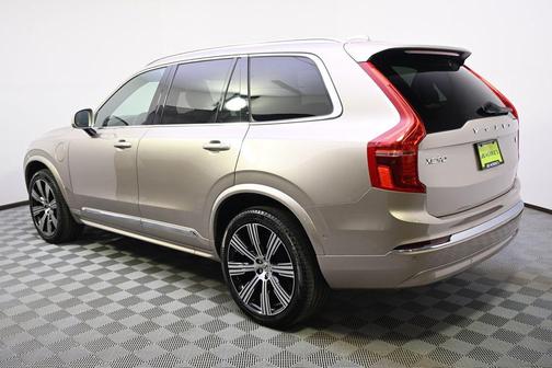 2024 Volvo XC90 Recharge Plug-In Hybrid T8 Ultimate Bright Theme 7-Seater