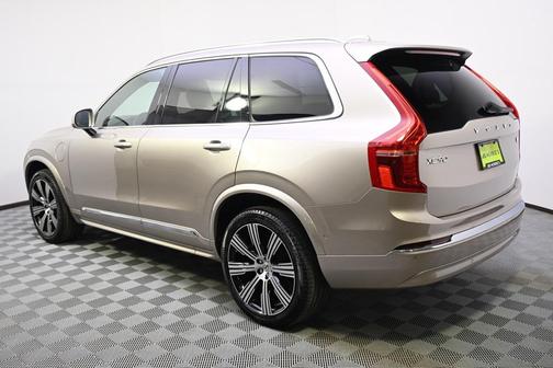 2024 Volvo XC90 Recharge Plug-In Hybrid T8 Ultimate Bright Theme 7-Seater