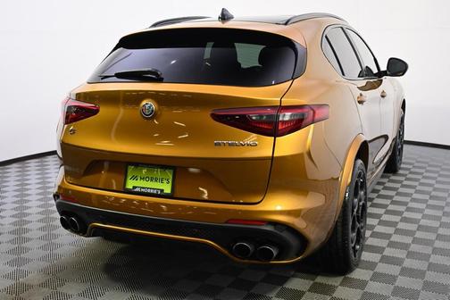 2022 Alfa Romeo Stelvio Quadrifoglio