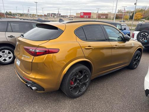 2022 Alfa Romeo Stelvio Quadrifoglio