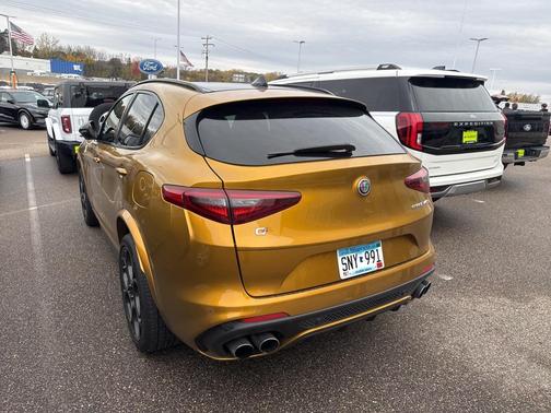 2022 Alfa Romeo Stelvio Quadrifoglio