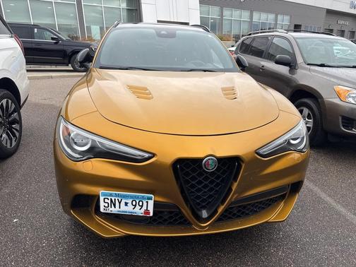 2022 Alfa Romeo Stelvio Quadrifoglio